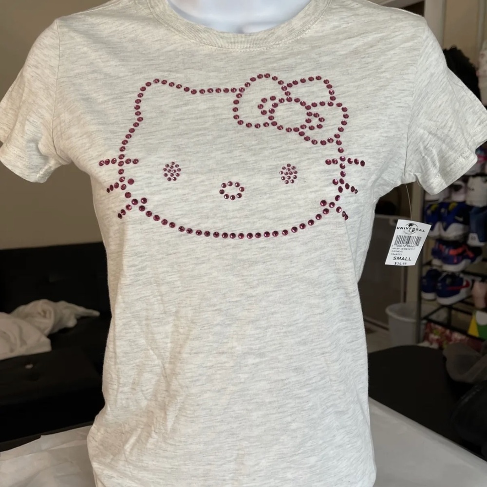 NWT, Women’s small hello kitty jeweled T-shirt from Universal Studios FL